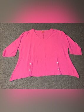Oh My Gauze! Asymmetrical Handkerchief Hem Top-Fuchsia Women’s Size-2(L/XL)